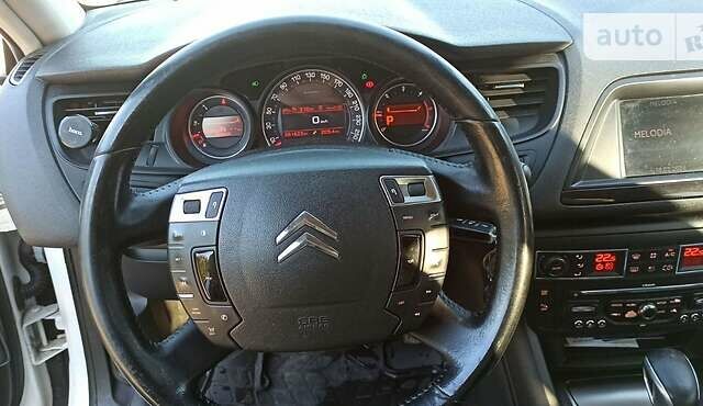 Белый Ситроен С5, объемом двигателя 2 л и пробегом 308 тыс. км за 8800 $, фото 8 на Automoto.ua