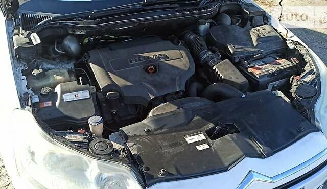 Белый Ситроен С5, объемом двигателя 2 л и пробегом 308 тыс. км за 8800 $, фото 5 на Automoto.ua