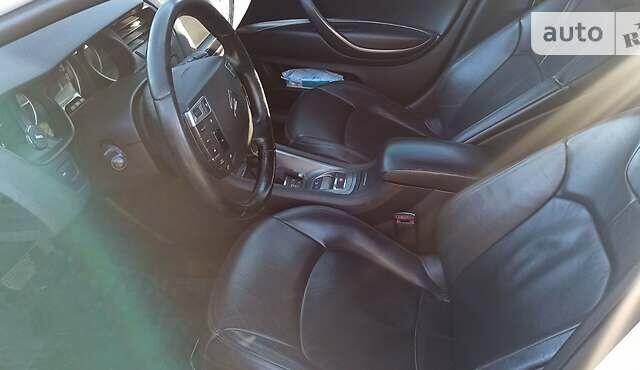 Белый Ситроен С5, объемом двигателя 2 л и пробегом 308 тыс. км за 8800 $, фото 3 на Automoto.ua