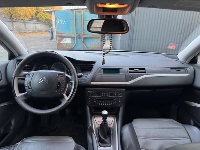 Белый Ситроен С5, объемом двигателя 2 л и пробегом 315 тыс. км за 6190 $, фото 5 на Automoto.ua