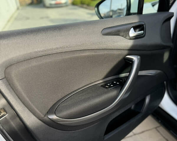 Білий Сітроен С5, об'ємом двигуна 1.6 л та пробігом 330 тис. км за 4790 $, фото 11 на Automoto.ua