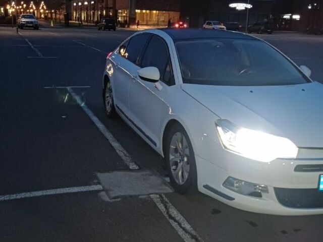 Белый Ситроен С5, объемом двигателя 1.6 л и пробегом 136 тыс. км за 7000 $, фото 3 на Automoto.ua