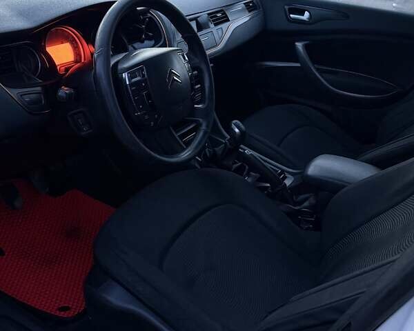 Белый Ситроен С5, объемом двигателя 1.56 л и пробегом 352 тыс. км за 4400 $, фото 8 на Automoto.ua