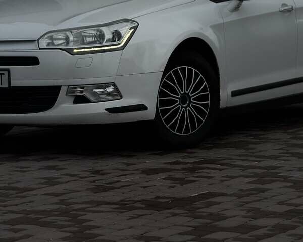 Белый Ситроен С5, объемом двигателя 1.6 л и пробегом 340 тыс. км за 4599 $, фото 2 на Automoto.ua