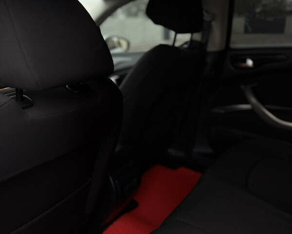 Белый Ситроен С5, объемом двигателя 1.56 л и пробегом 344 тыс. км за 5499 $, фото 11 на Automoto.ua