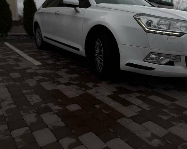 Белый Ситроен С5, объемом двигателя 1.6 л и пробегом 340 тыс. км за 4599 $, фото 1 на Automoto.ua