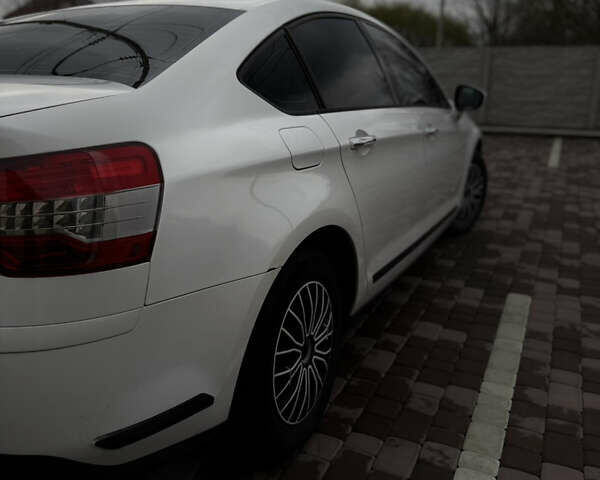 Белый Ситроен С5, объемом двигателя 1.56 л и пробегом 344 тыс. км за 5499 $, фото 6 на Automoto.ua