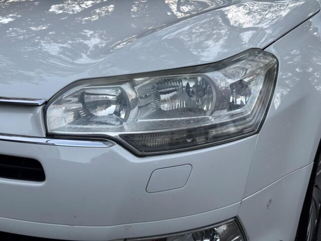 Белый Ситроен С5, объемом двигателя 2 л и пробегом 315 тыс. км за 6190 $, фото 11 на Automoto.ua