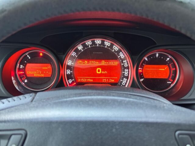 Белый Ситроен С5, объемом двигателя 2 л и пробегом 315 тыс. км за 6190 $, фото 25 на Automoto.ua