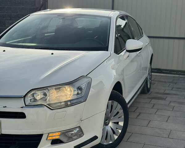 Білий Сітроен С5, об'ємом двигуна 1.6 л та пробігом 330 тис. км за 4790 $, фото 2 на Automoto.ua