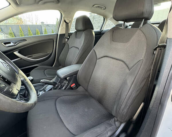 Білий Сітроен С5, об'ємом двигуна 1.6 л та пробігом 330 тис. км за 4790 $, фото 14 на Automoto.ua