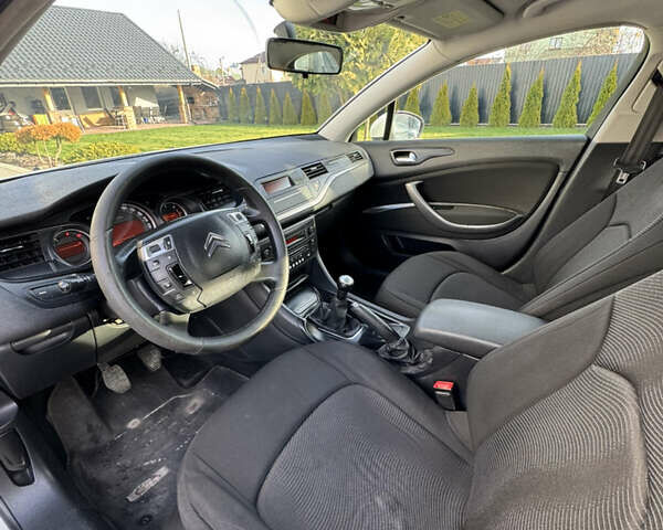 Білий Сітроен С5, об'ємом двигуна 1.6 л та пробігом 330 тис. км за 4790 $, фото 13 на Automoto.ua