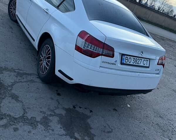 Белый Ситроен С5, объемом двигателя 1.56 л и пробегом 352 тыс. км за 4400 $, фото 4 на Automoto.ua
