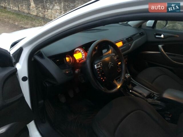 Білий Сітроен С5, об'ємом двигуна 1.6 л та пробігом 355 тис. км за 7333 $, фото 7 на Automoto.ua