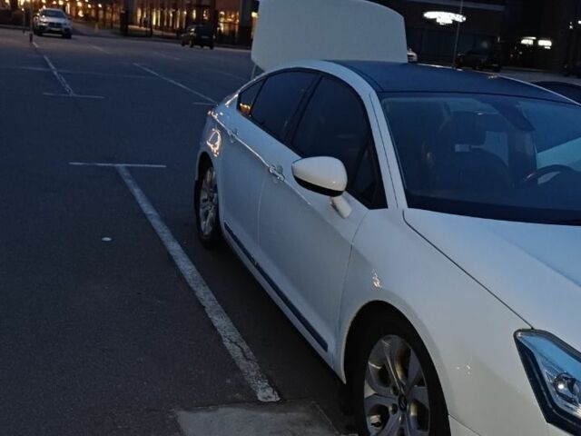 Белый Ситроен С5, объемом двигателя 1.6 л и пробегом 136 тыс. км за 7000 $, фото 1 на Automoto.ua