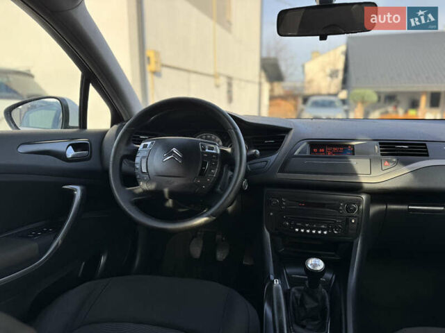 Белый Ситроен С5, объемом двигателя 1.6 л и пробегом 330 тыс. км за 4200 $, фото 8 на Automoto.ua