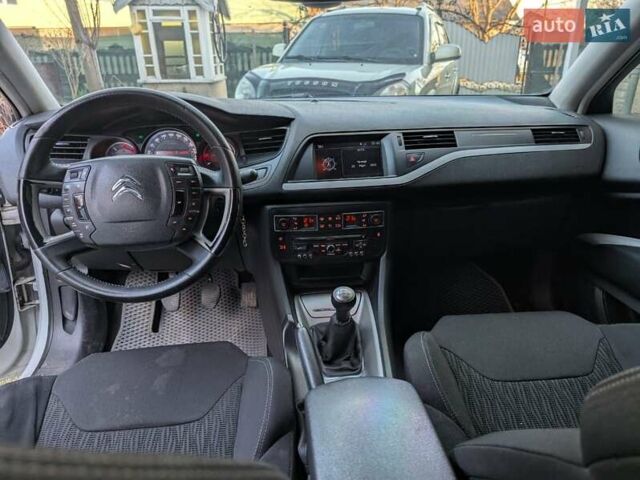 Белый Ситроен С5, объемом двигателя 1.56 л и пробегом 260 тыс. км за 6200 $, фото 7 на Automoto.ua