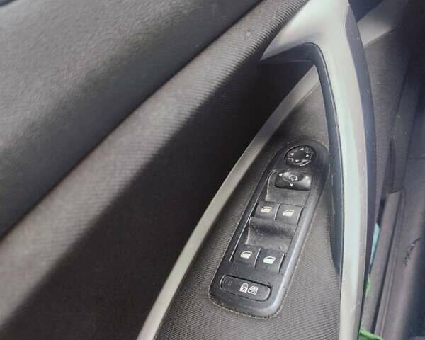 Белый Ситроен С5, объемом двигателя 1.6 л и пробегом 276 тыс. км за 8300 $, фото 12 на Automoto.ua