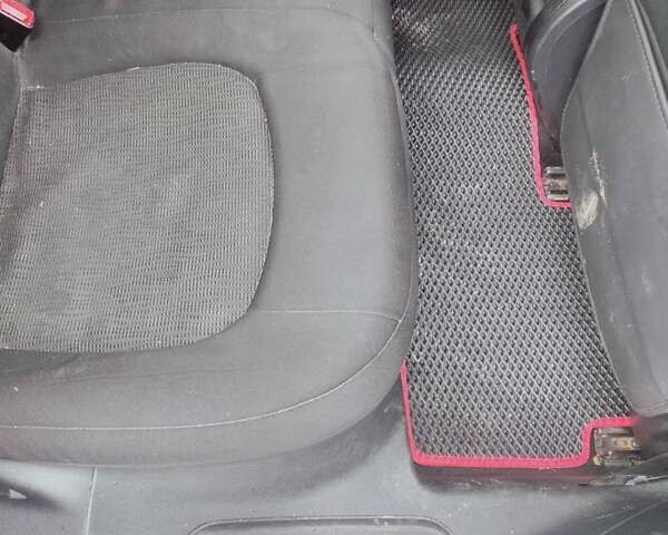 Белый Ситроен С5, объемом двигателя 1.6 л и пробегом 276 тыс. км за 8300 $, фото 13 на Automoto.ua