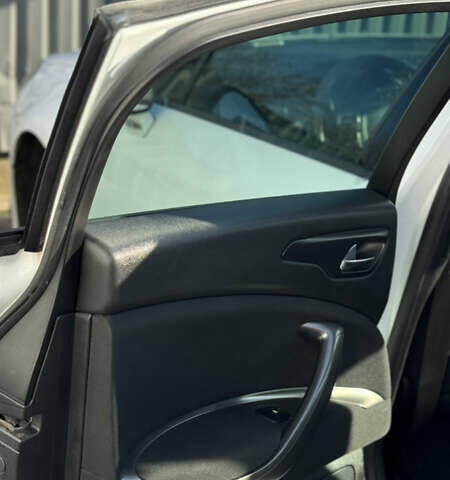 Білий Сітроен С5, об'ємом двигуна 1.56 л та пробігом 245 тис. км за 9000 $, фото 13 на Automoto.ua