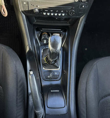 Білий Сітроен С5, об'ємом двигуна 1.56 л та пробігом 245 тис. км за 9000 $, фото 11 на Automoto.ua