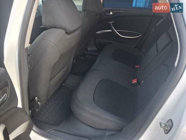 Білий Сітроен С5, об'ємом двигуна 2.72 л та пробігом 293 тис. км за 6200 $, фото 17 на Automoto.ua