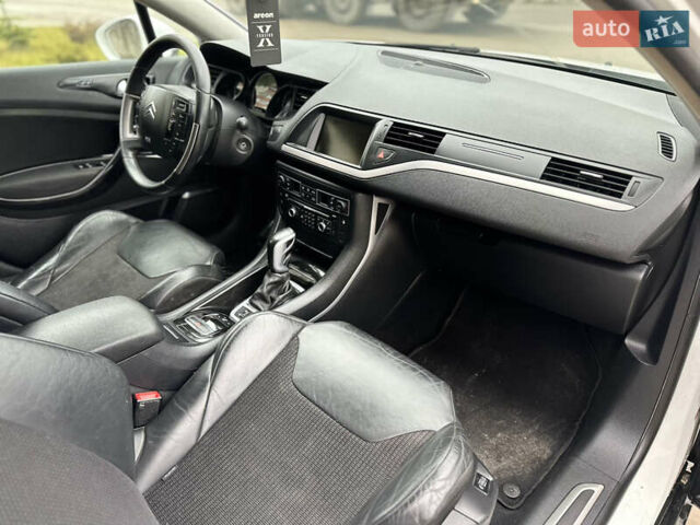 Білий Сітроен С5, об'ємом двигуна 2 л та пробігом 400 тис. км за 4700 $, фото 26 на Automoto.ua