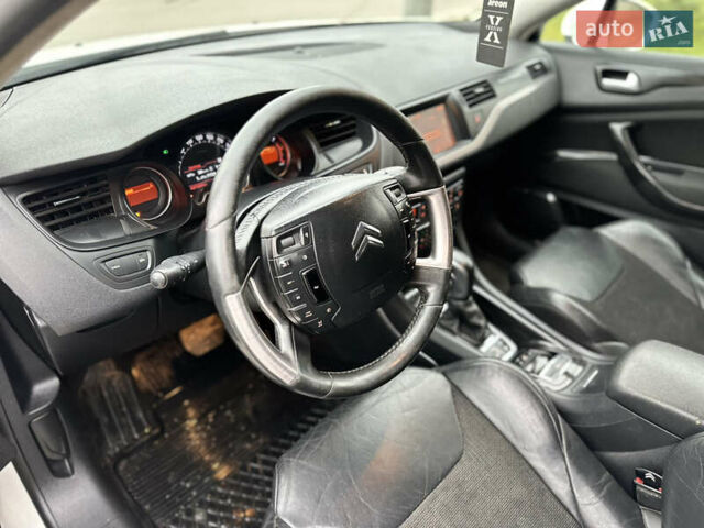 Білий Сітроен С5, об'ємом двигуна 2 л та пробігом 400 тис. км за 4700 $, фото 4 на Automoto.ua