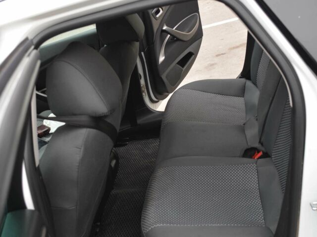 Белый Ситроен С5, объемом двигателя 1.6 л и пробегом 320 тыс. км за 5700 $, фото 8 на Automoto.ua