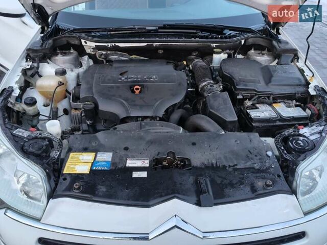 Белый Ситроен С5, объемом двигателя 2 л и пробегом 262 тыс. км за 8400 $, фото 22 на Automoto.ua