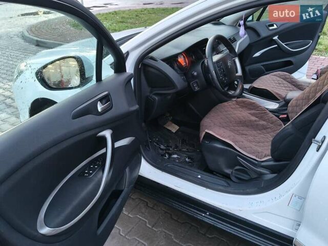 Белый Ситроен С5, объемом двигателя 2 л и пробегом 262 тыс. км за 8400 $, фото 10 на Automoto.ua