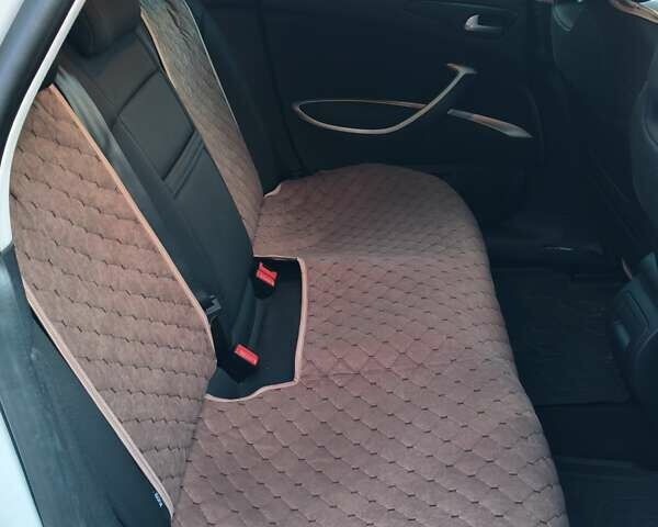 Белый Ситроен С5, объемом двигателя 2 л и пробегом 262 тыс. км за 8400 $, фото 16 на Automoto.ua