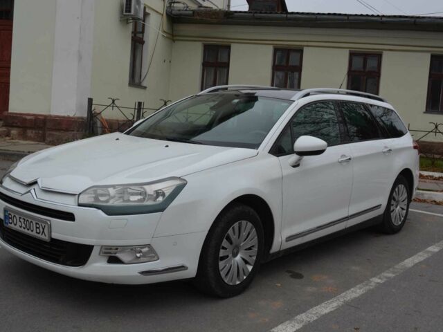 Белый Ситроен С5, объемом двигателя 1.6 л и пробегом 320 тыс. км за 5700 $, фото 2 на Automoto.ua