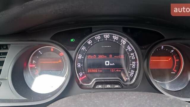 Белый Ситроен С5, объемом двигателя 2 л и пробегом 260 тыс. км за 8000 $, фото 4 на Automoto.ua