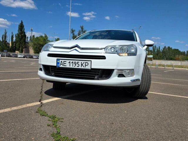 Сітроен С5 2010 у Кривому Розі на Automoto.ua Білий Сітроен С5, об'ємом двигуна 3 л та пробігом 345 тис. км за 7300 $, фото 5 на Automoto.ua