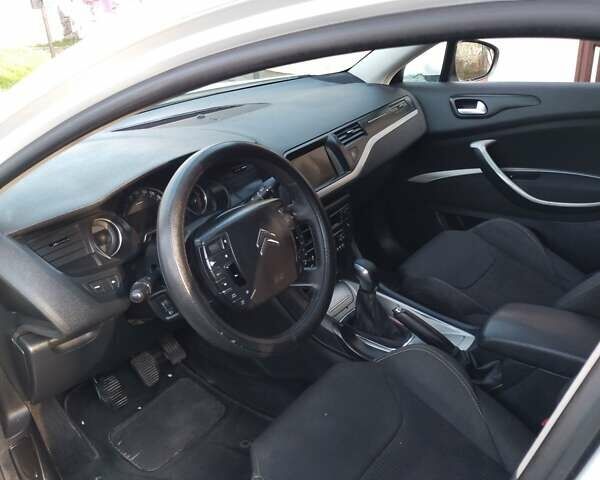 Белый Ситроен С5, объемом двигателя 1.6 л и пробегом 373 тыс. км за 5800 $, фото 9 на Automoto.ua