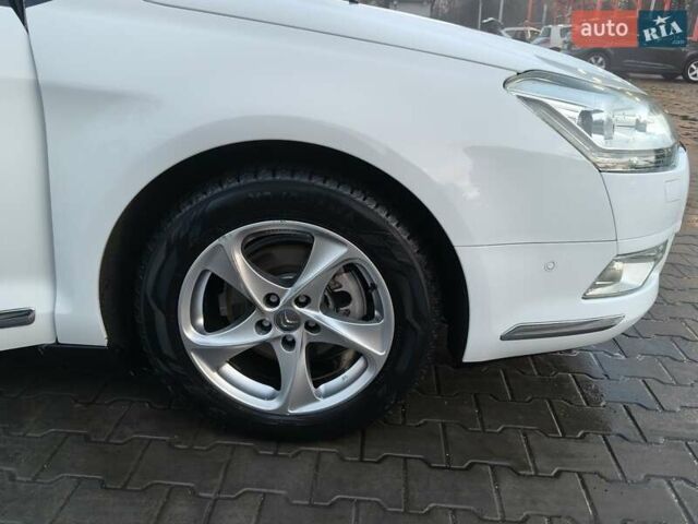 Белый Ситроен С5, объемом двигателя 2 л и пробегом 262 тыс. км за 8400 $, фото 19 на Automoto.ua
