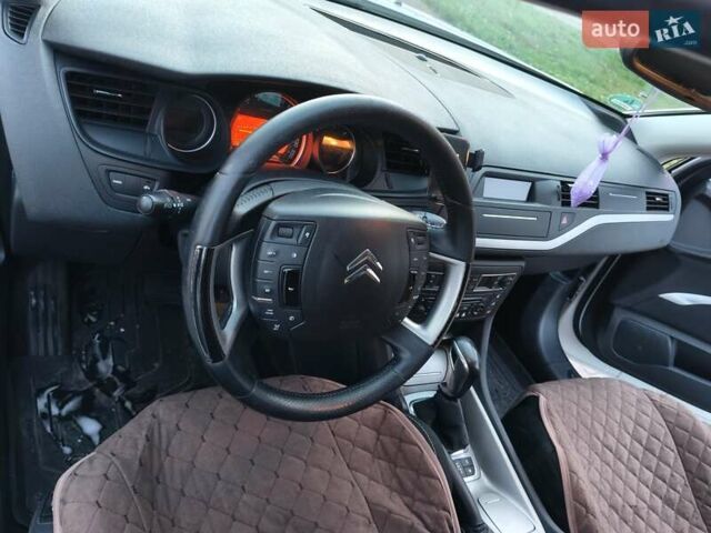 Белый Ситроен С5, объемом двигателя 2 л и пробегом 262 тыс. км за 8400 $, фото 11 на Automoto.ua