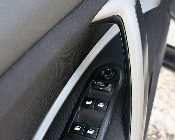 Белый Ситроен С5, объемом двигателя 2 л и пробегом 212 тыс. км за 7200 $, фото 5 на Automoto.ua