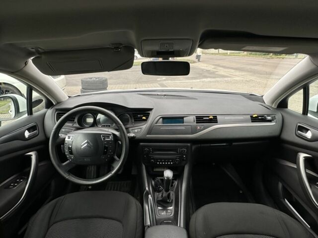 Белый Ситроен С5, объемом двигателя 1.6 л и пробегом 280 тыс. км за 5700 $, фото 8 на Automoto.ua