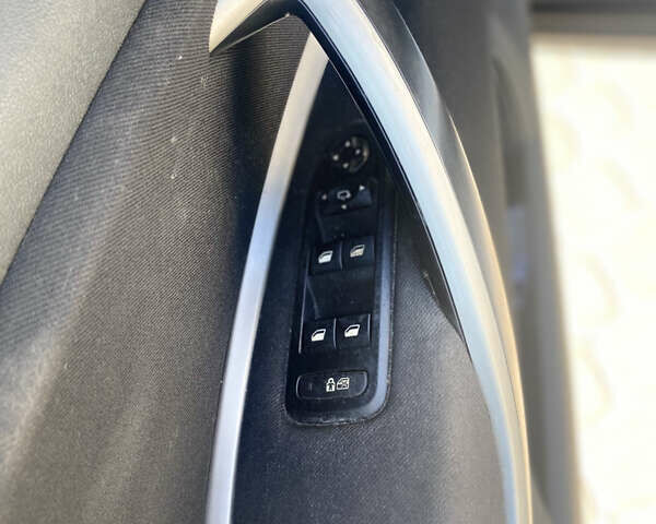 Ситроен С5 2011 в Львове на Automoto.ua Белый Ситроен С5, объемом двигателя 1.56 л и пробегом 285 тыс. км за 5750 $, фото 33 на Automoto.ua