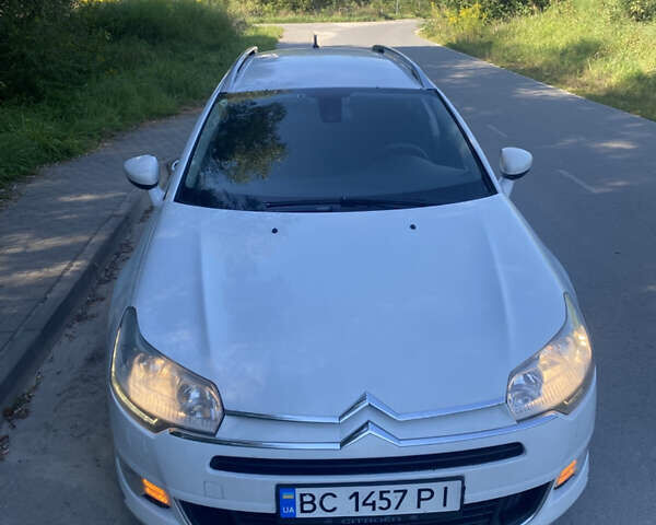 Ситроен С5 2011 в Львове на Automoto.ua Белый Ситроен С5, объемом двигателя 1.56 л и пробегом 285 тыс. км за 5750 $, фото 1 на Automoto.ua