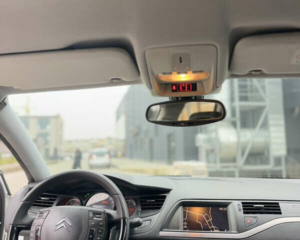 Білий Сітроен С5, об'ємом двигуна 2 л та пробігом 252 тис. км за 7150 $, фото 25 на Automoto.ua