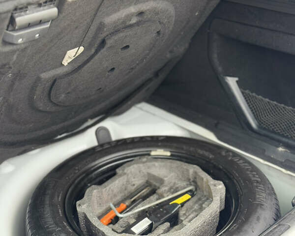 Білий Сітроен С5, об'ємом двигуна 2 л та пробігом 252 тис. км за 7150 $, фото 29 на Automoto.ua