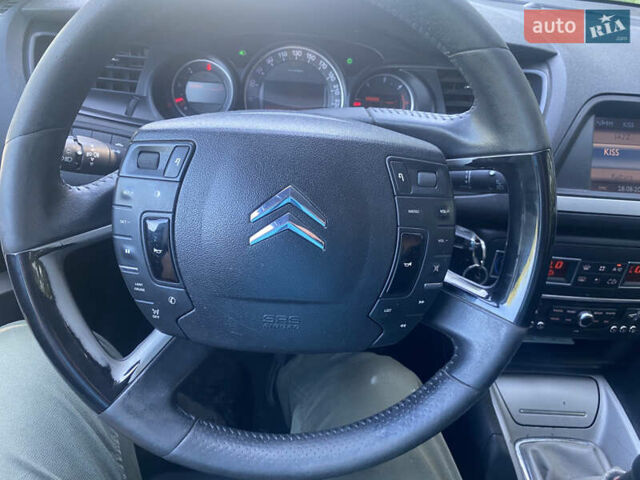 Ситроен С5 2011 в Львове на Automoto.ua Белый Ситроен С5, объемом двигателя 1.56 л и пробегом 285 тыс. км за 5750 $, фото 25 на Automoto.ua