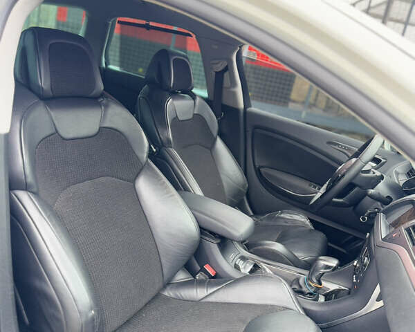 Білий Сітроен С5, об'ємом двигуна 2 л та пробігом 252 тис. км за 7150 $, фото 38 на Automoto.ua