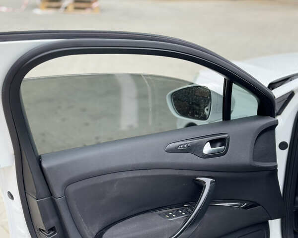 Білий Сітроен С5, об'ємом двигуна 2 л та пробігом 252 тис. км за 7150 $, фото 19 на Automoto.ua