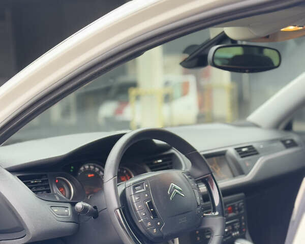 Білий Сітроен С5, об'ємом двигуна 2 л та пробігом 252 тис. км за 7150 $, фото 18 на Automoto.ua