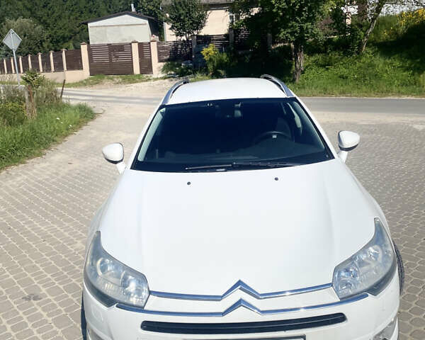 Ситроен С5 2011 в Львове на Automoto.ua Белый Ситроен С5, объемом двигателя 1.56 л и пробегом 285 тыс. км за 5750 $, фото 12 на Automoto.ua