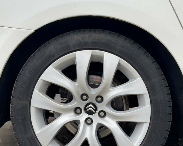 Білий Сітроен С5, об'ємом двигуна 2 л та пробігом 252 тис. км за 7150 $, фото 17 на Automoto.ua